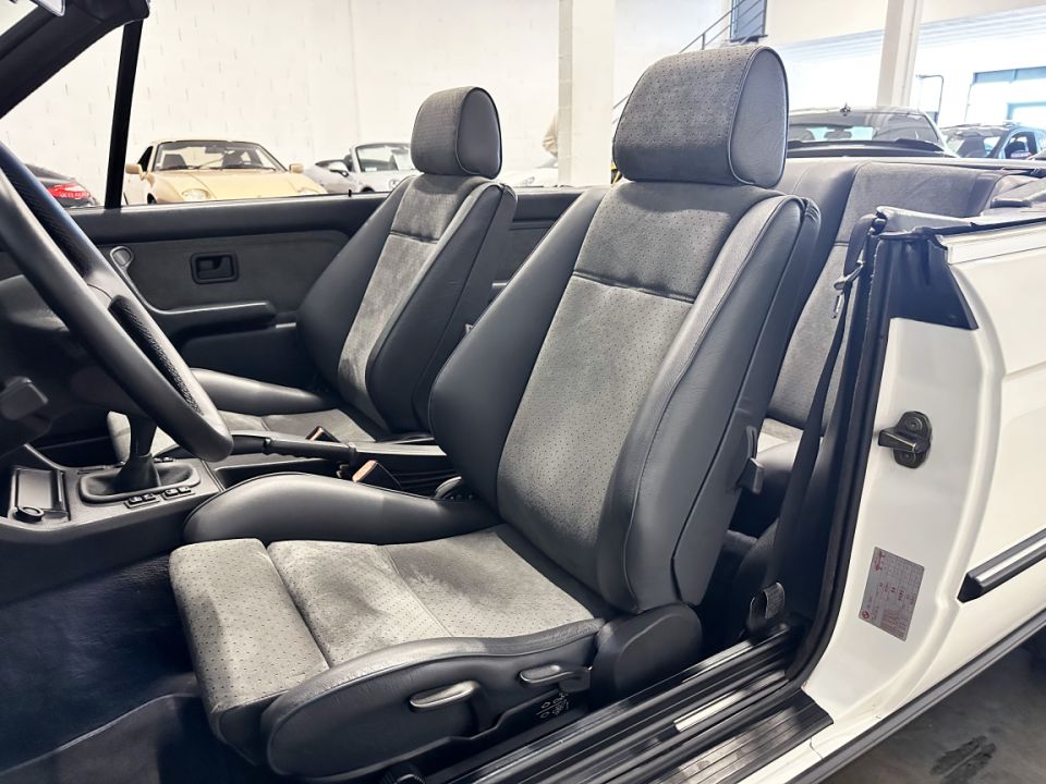 B.M.W. SERIE 3 E30 320i 2.0 129ch Cabriolet BVM5 - Le Hangar Bordelais - image 3