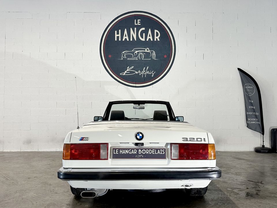 B.M.W. SERIE 3 E30 320i 2.0 129ch Cabriolet BVM5 - Le Hangar Bordelais - image 6
