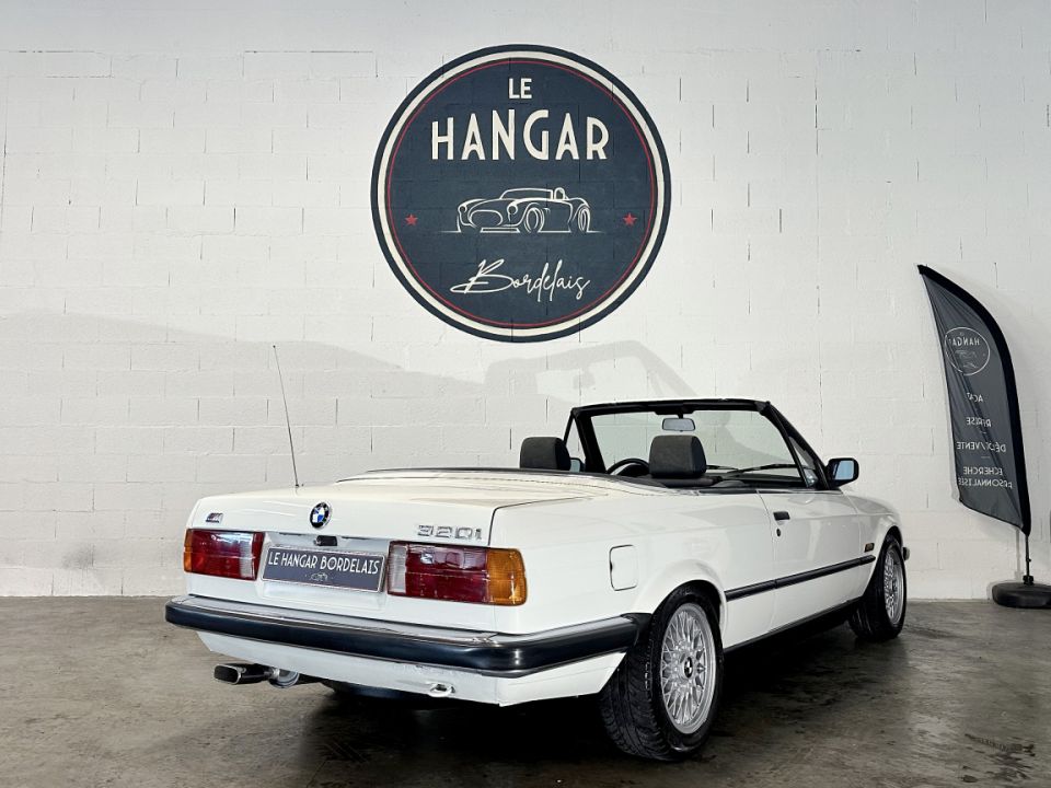 B.M.W. SERIE 3 E30 320i 2.0 129ch Cabriolet BVM5 - Le Hangar Bordelais - image 8