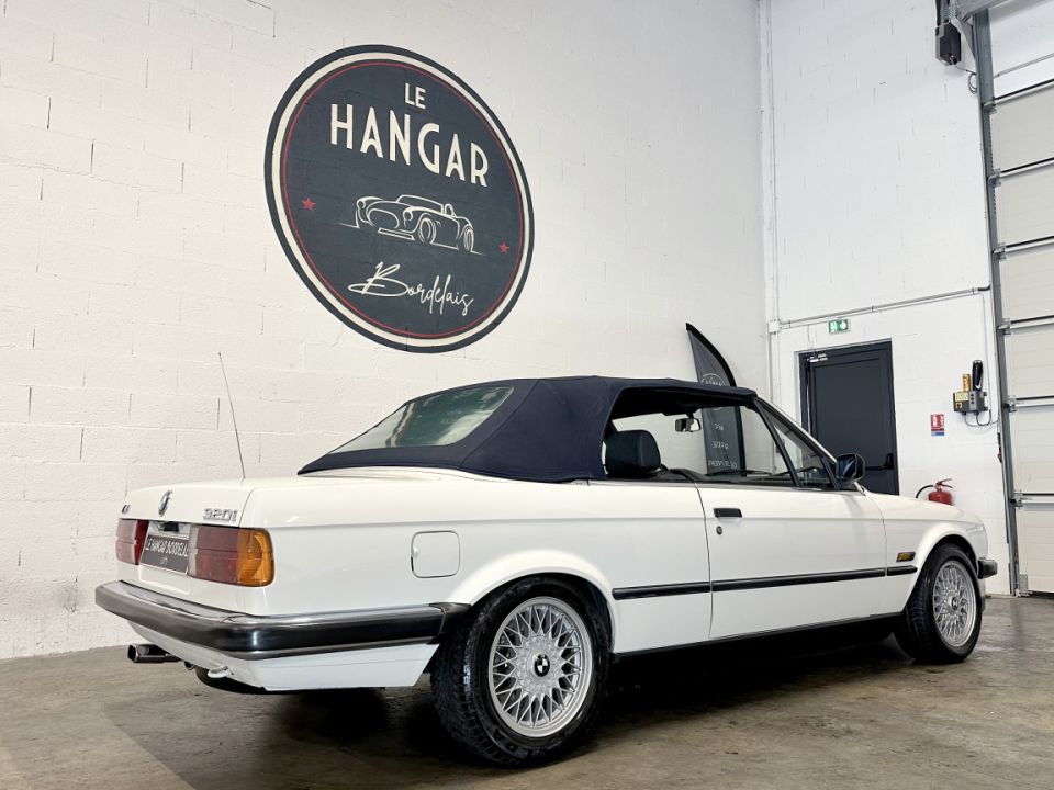 B.M.W. SERIE 3 E30 320i 2.0 129ch Cabriolet BVM5 - Le Hangar Bordelais - image 20