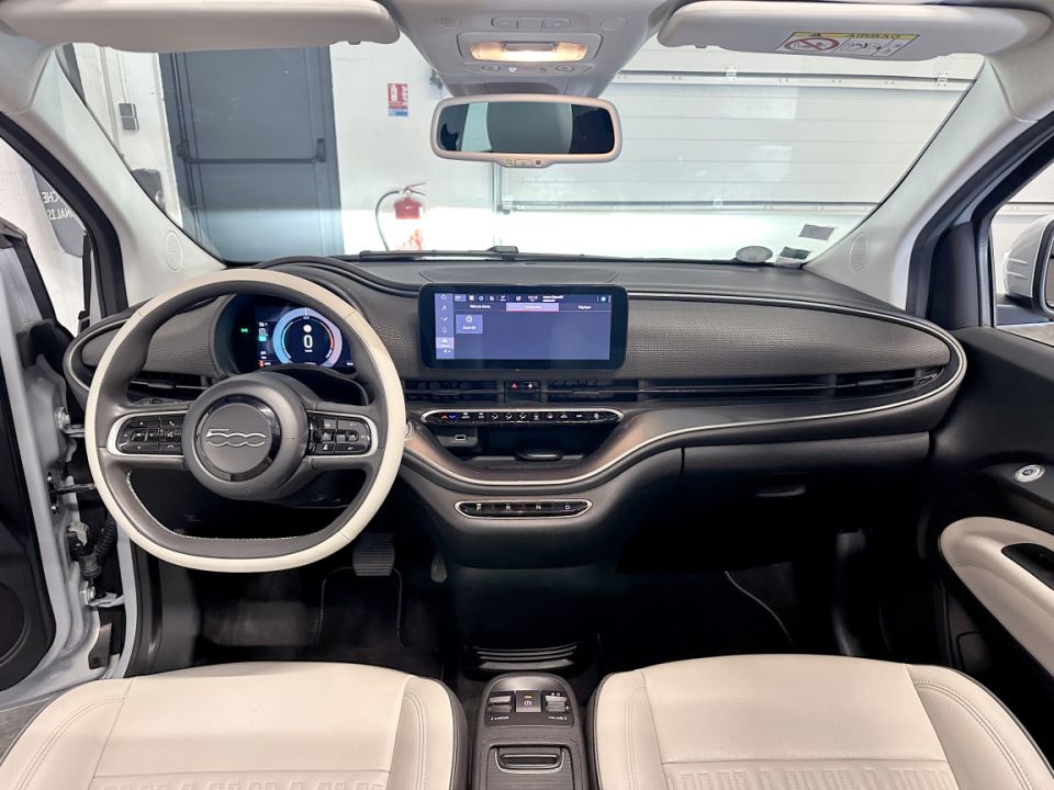 FIAT 500 e 120ch La Prima 1 of 500 - Le Hangar Bordelais - image 9