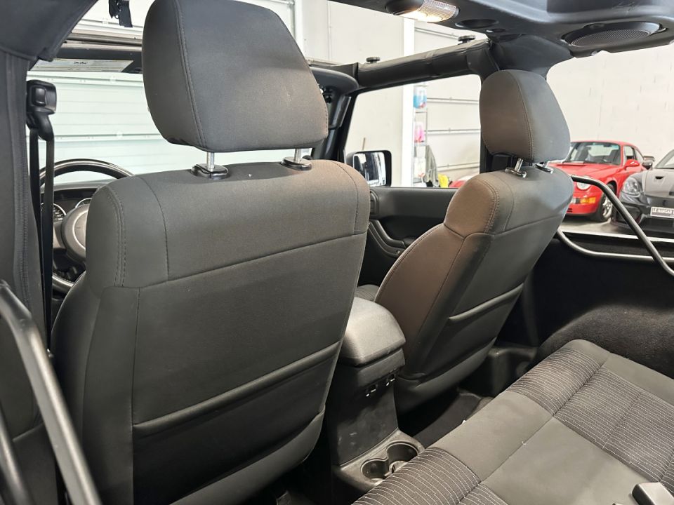 JEEP WRANGLER 2.8 CRD 200ch Sport BVA6 - Le Hangar Bordelais - image 7