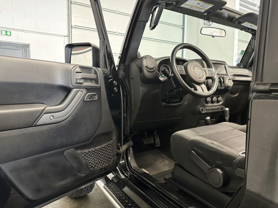 JEEP WRANGLER 2.8 CRD 200ch Sport BVA6 - Le Hangar Bordelais - image 18