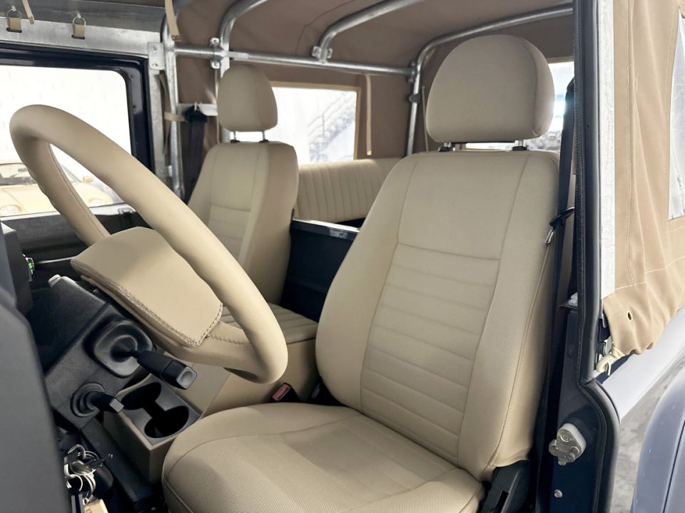 LAND ROVER DEFENDER 90 STATION WAGON 2.2 TD4 122ch BVM6 Soft Top - Le Hangar Bordelais - image 3