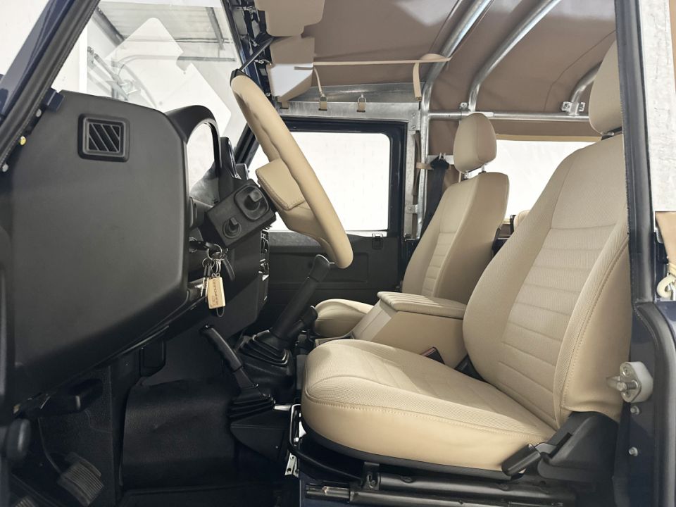 LAND ROVER DEFENDER 90 STATION WAGON 2.2 TD4 122ch BVM6 Soft Top - Le Hangar Bordelais - image 5