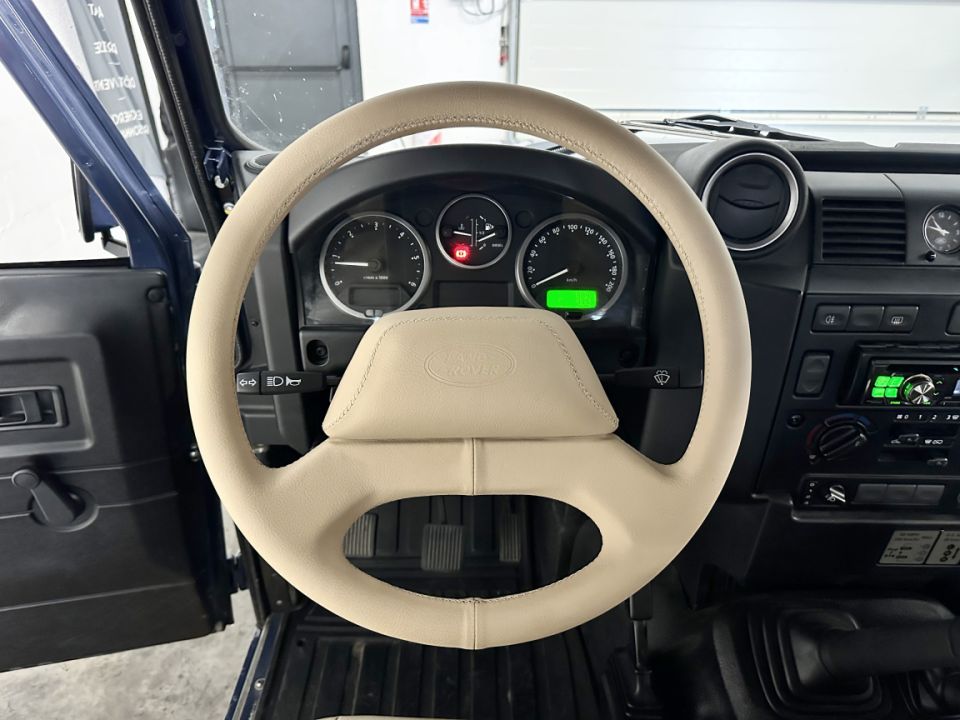 LAND ROVER DEFENDER 90 STATION WAGON 2.2 TD4 122ch BVM6 Soft Top - Le Hangar Bordelais - image 9