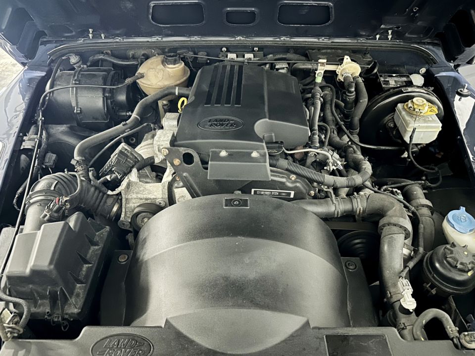 LAND ROVER DEFENDER 90 STATION WAGON 2.2 TD4 122ch BVM6 Soft Top - Le Hangar Bordelais - image 20