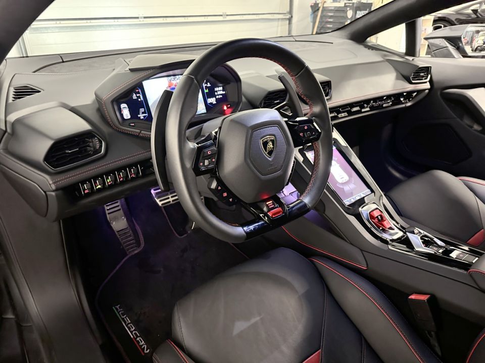 Lamborghini Huracán LP640-4 EVO V10 5.2 - Une Performante Élégance - 259 990 € - image 1
