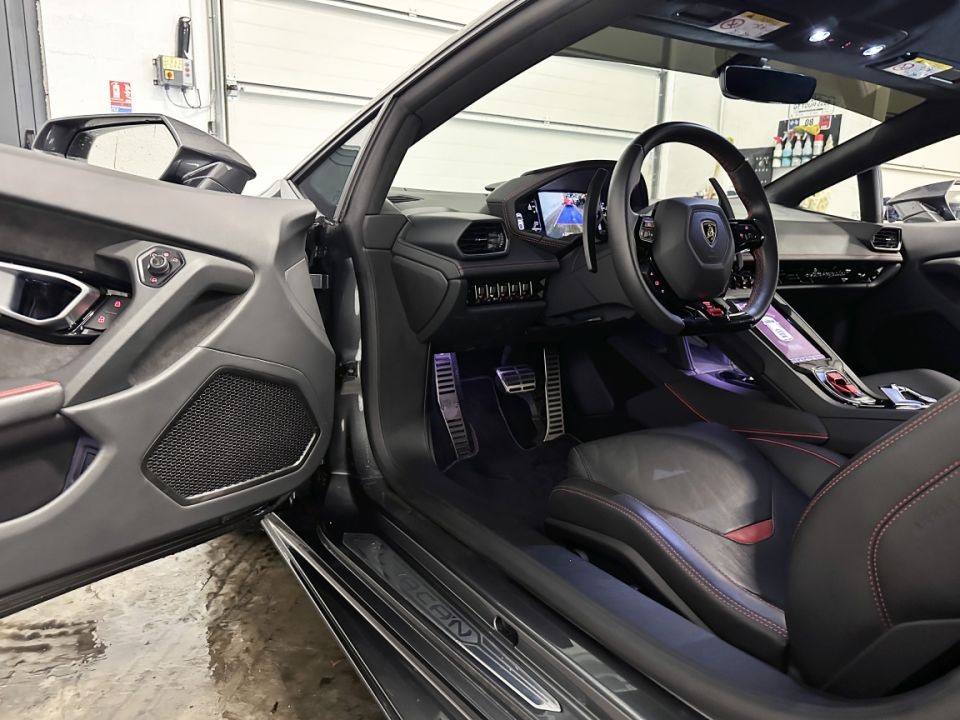 Lamborghini Huracán LP640-4 EVO V10 5.2 - Une Performante Élégance - 259 990 € - image 7
