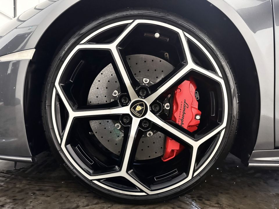 Lamborghini Huracán LP640-4 EVO V10 5.2 - Une Performante Élégance - 259 990 € - image 15
