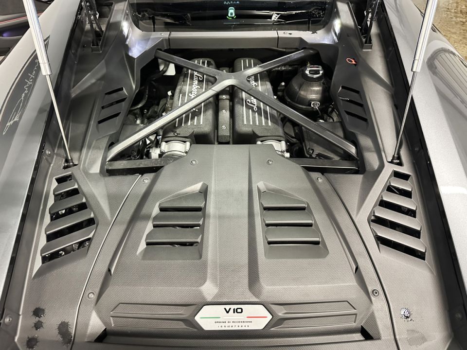 Lamborghini Huracán LP640-4 EVO V10 5.2 - Une Performante Élégance - 259 990 € - image 16