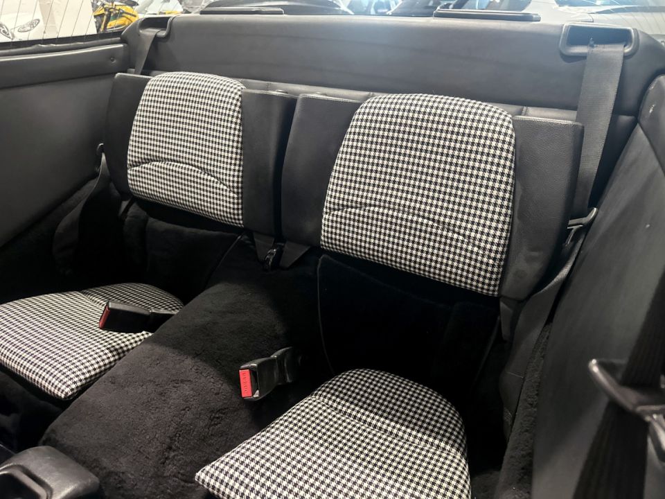 PORSCHE 911 Type 964 Carrera 4 Targa 3.6 250ch BVM5 - Le Hangar Bordelais - image 7