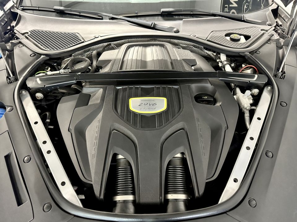 Porsche Panamera 4 Sport Turismo V6 2.9 462ch PDK8 - Performances et Élégance - 66 990 € - image 23