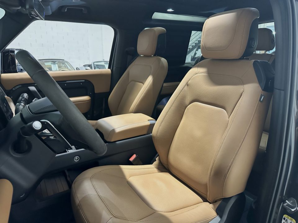 LAND ROVER DEFENDER 90 P525 V8 5.0 525ch BVA8 Storm Grey métallisée - 114 990 € - image 3