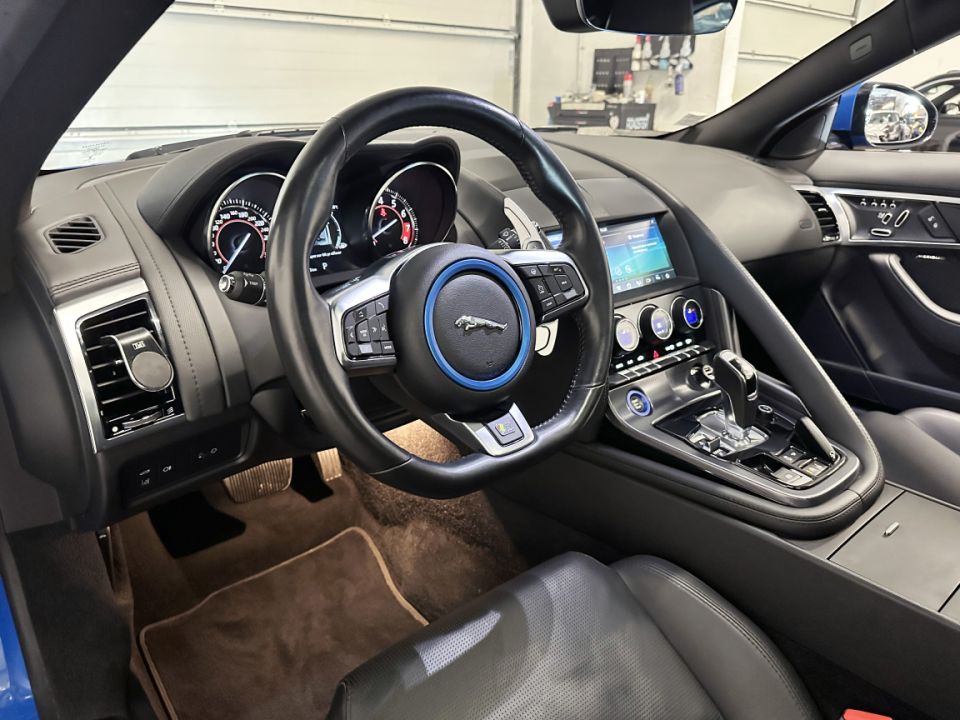 Jaguar F-TYPE Coupé V6 3.0 380ch BVA8 R-Dynamic - 64 990 € - image 1