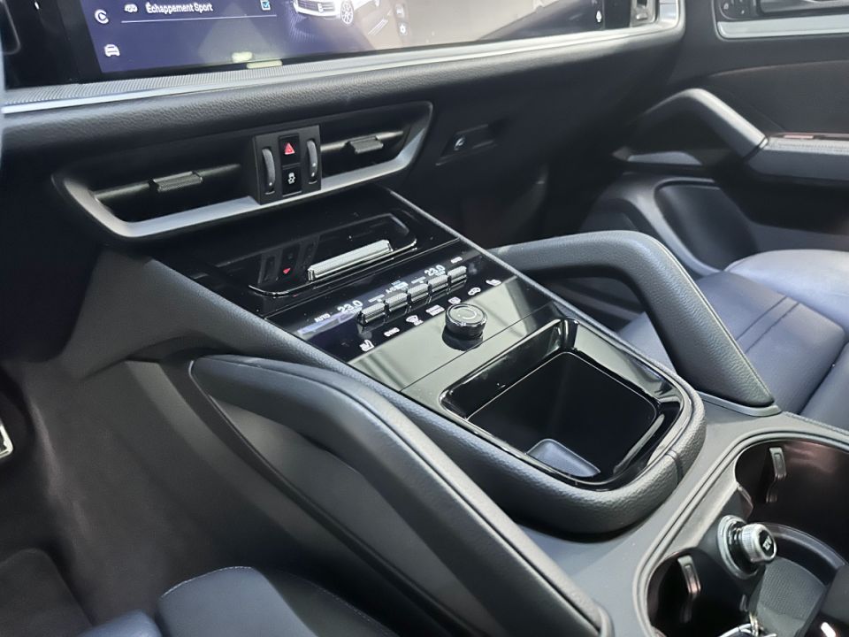Porsche Cayenne S E-Hybrid Coupé V6 3.0 519ch BVA8 - Performance et Innovation - 128 990 € - image 17