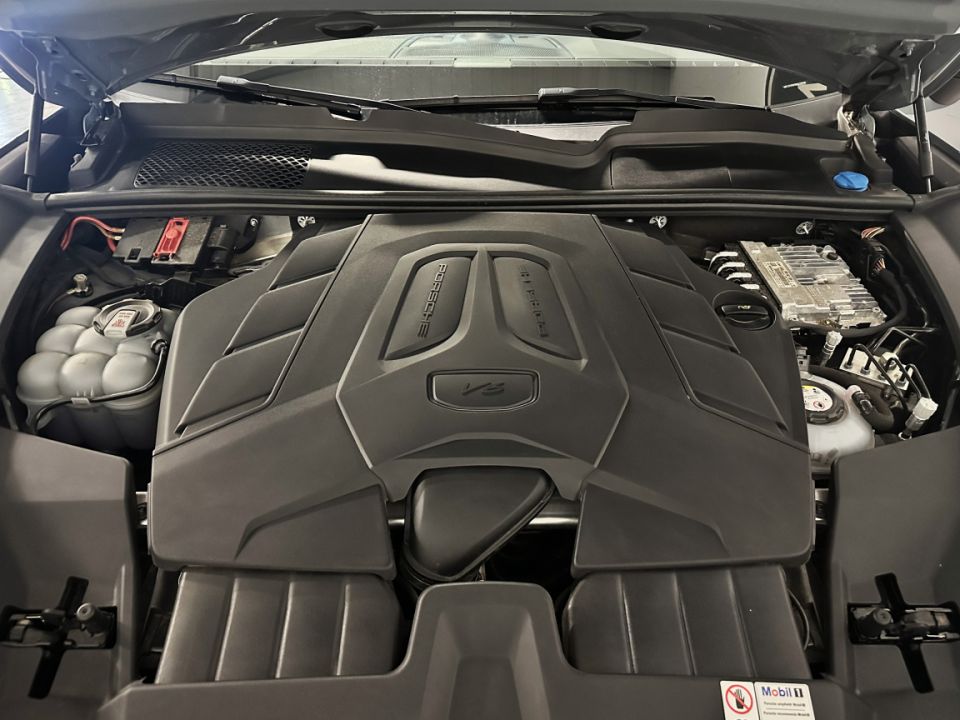 Porsche Cayenne S E-Hybrid Coupé V6 3.0 519ch BVA8 - Performance et Innovation - 128 990 € - image 24