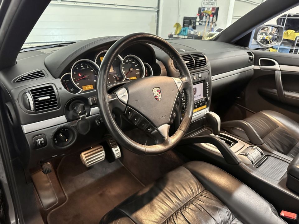 Porsche Cayenne S V8 4.8 385ch S Tiptronic - SUV haut de gamme - 14 990 € - image 1