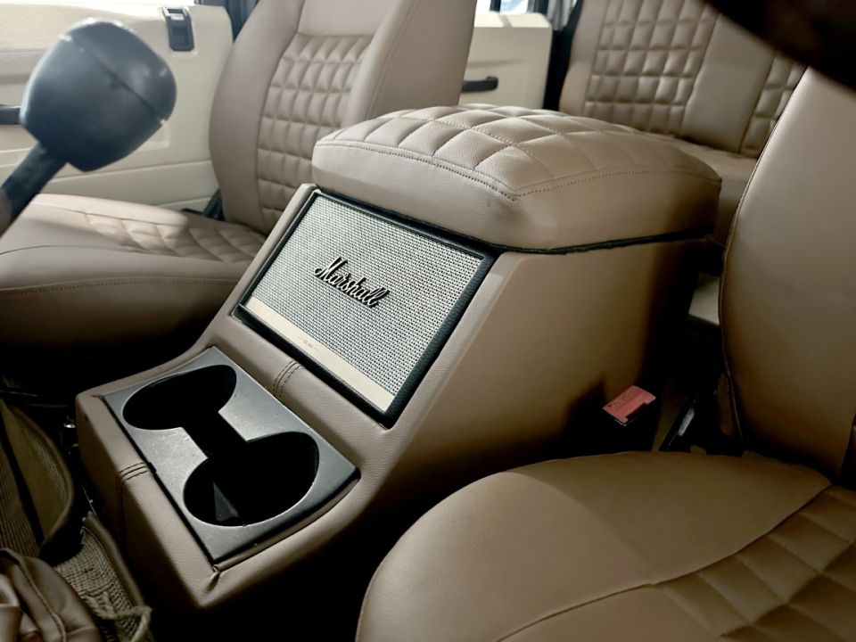 Land Rover Defender 110 2.5 TD 85ch BVM5 Station Wagon 9 places Soft Top - 45 990 € - image 18