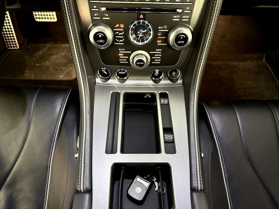 ASTON MARTIN VIRAGE Coupé V12 6.0 496ch BVA6 - Élégance et Performance - 109 990 € - image 21