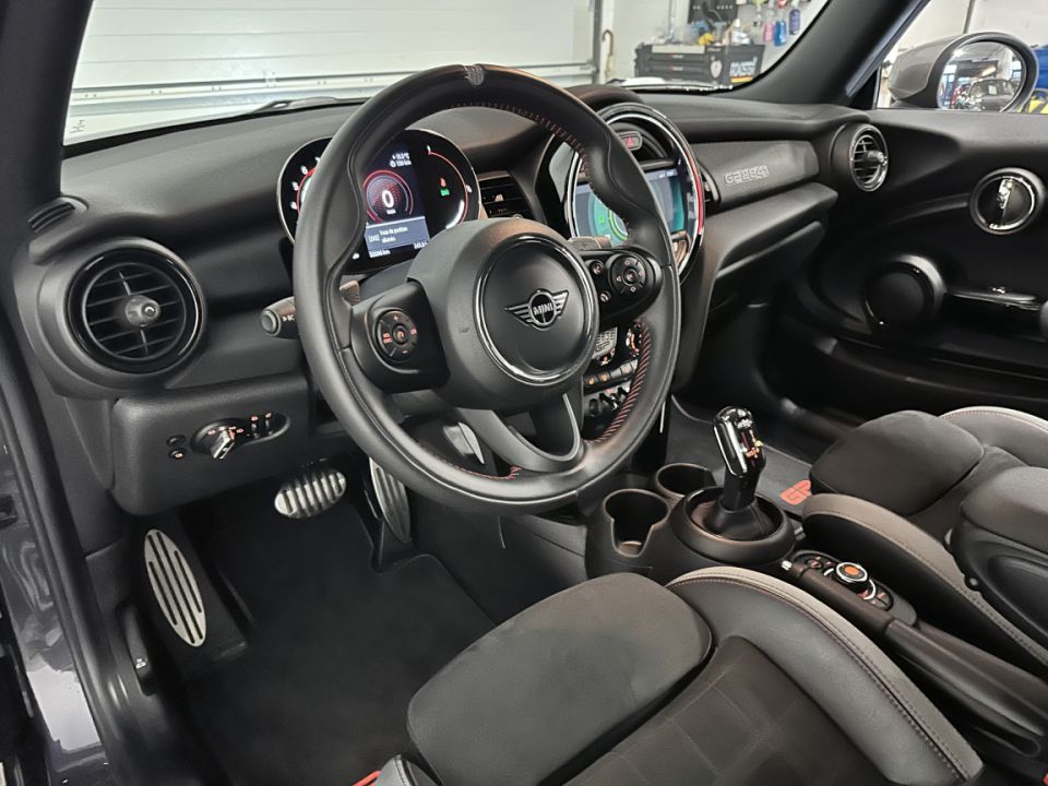 MINI MINI Cooper JCW Edition GP 2.0 306ch BVA8 N°2841/3000 - Le Hangar Bordelais - image 1
