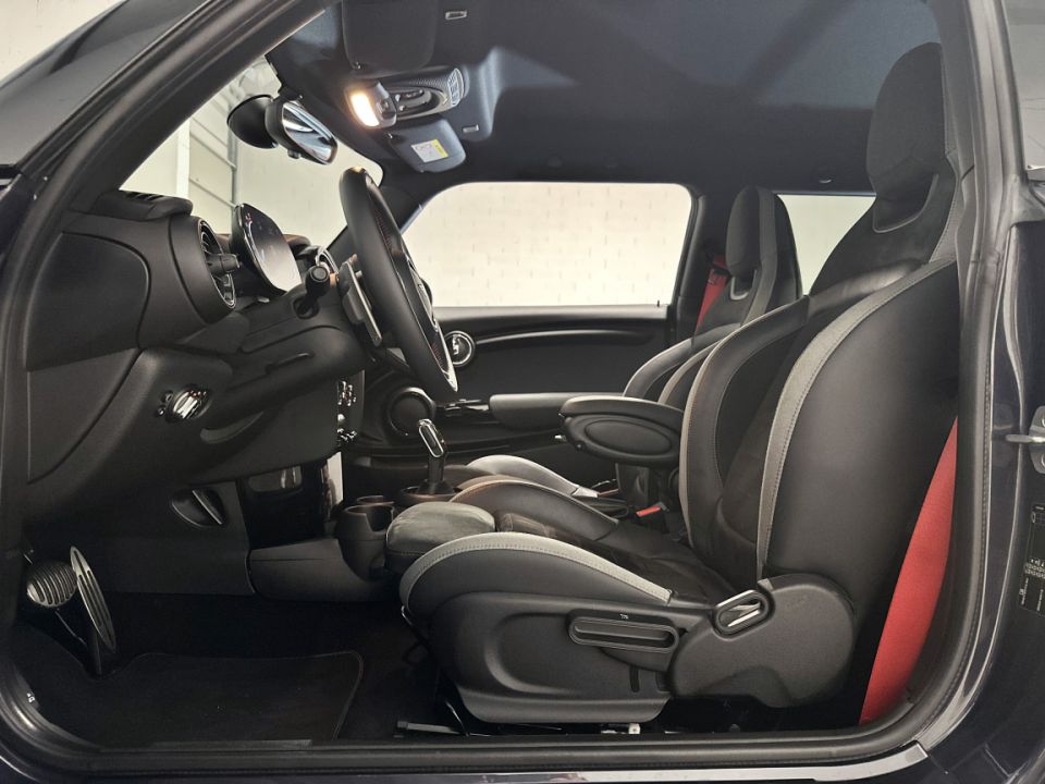 MINI MINI Cooper JCW Edition GP 2.0 306ch BVA8 N°2841/3000 - Le Hangar Bordelais - image 5