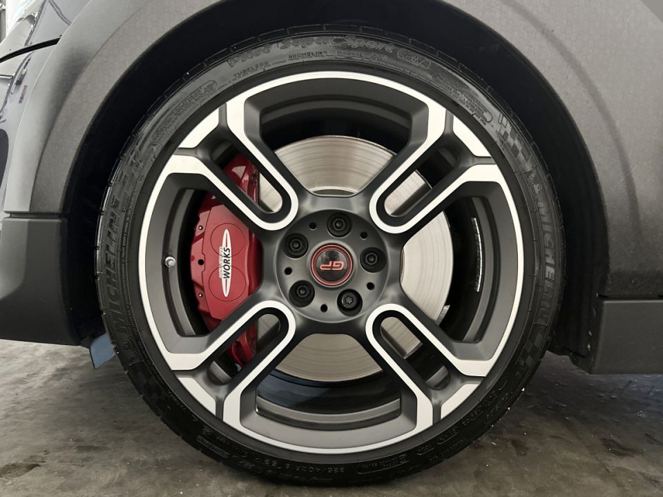 MINI MINI Cooper JCW Edition GP 2.0 306ch BVA8 N°2841/3000 - Le Hangar Bordelais - image 15