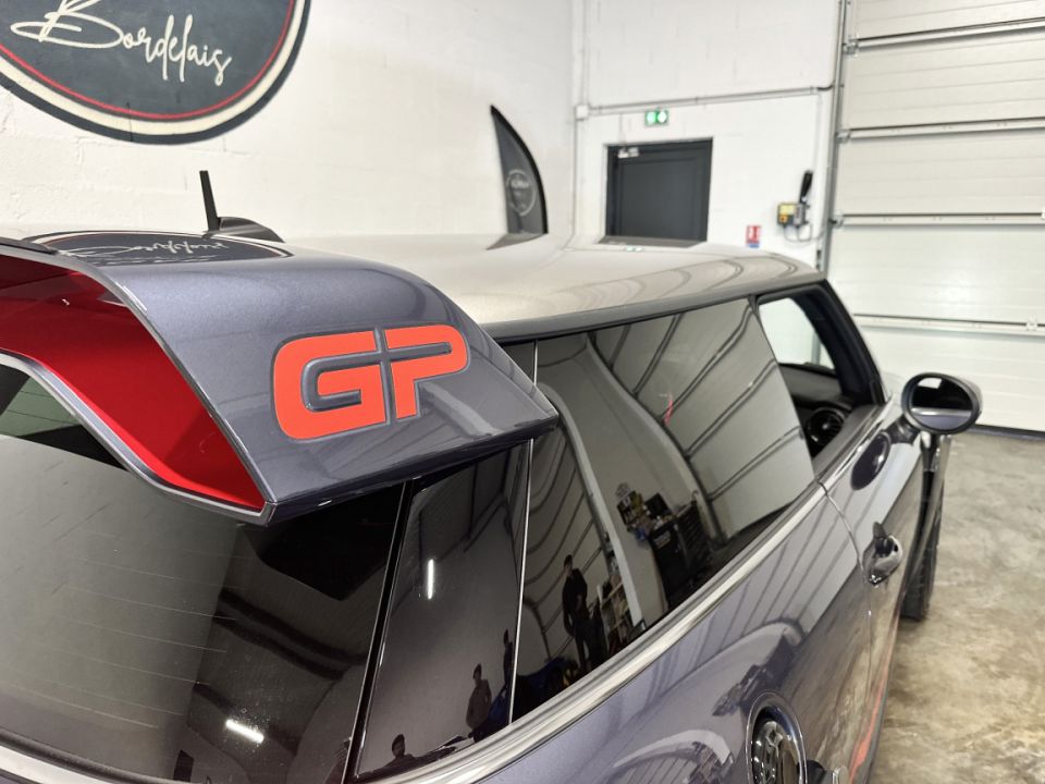 MINI MINI Cooper JCW Edition GP 2.0 306ch BVA8 N°2841/3000 - Le Hangar Bordelais - image 21
