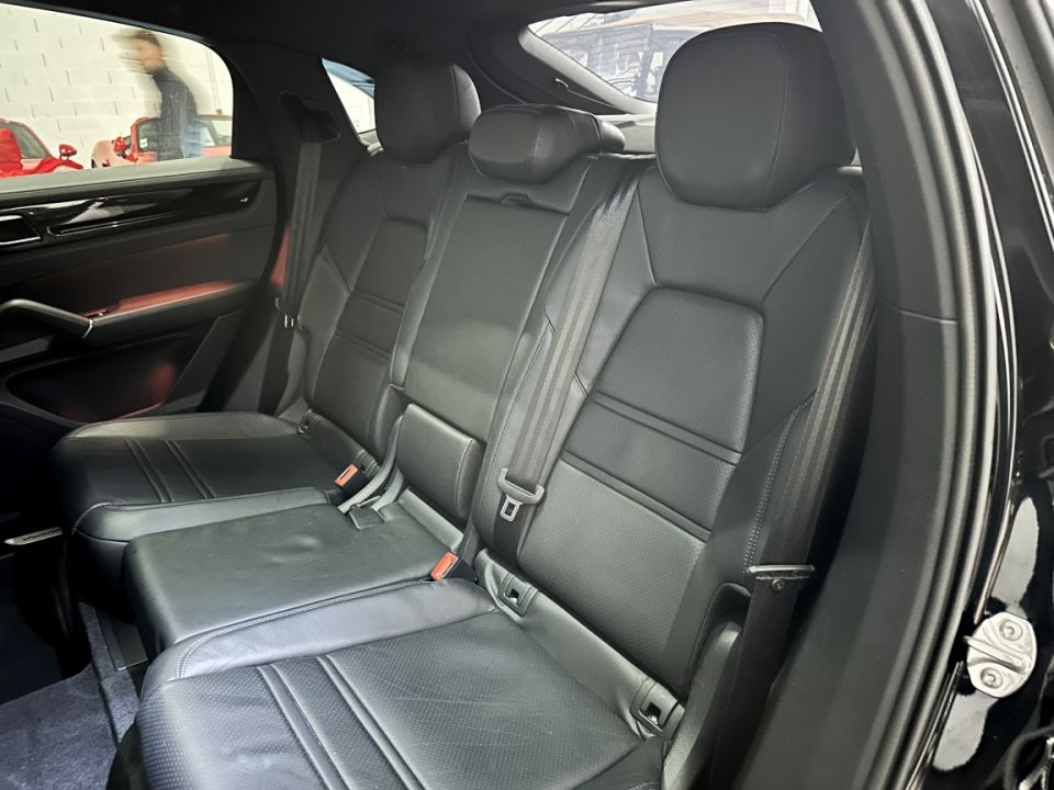 PORSCHE CAYENNE E-Hybrid Coupé V6 3.0 462ch Tiptronic8 - Le Hangar Bordelais - image 9
