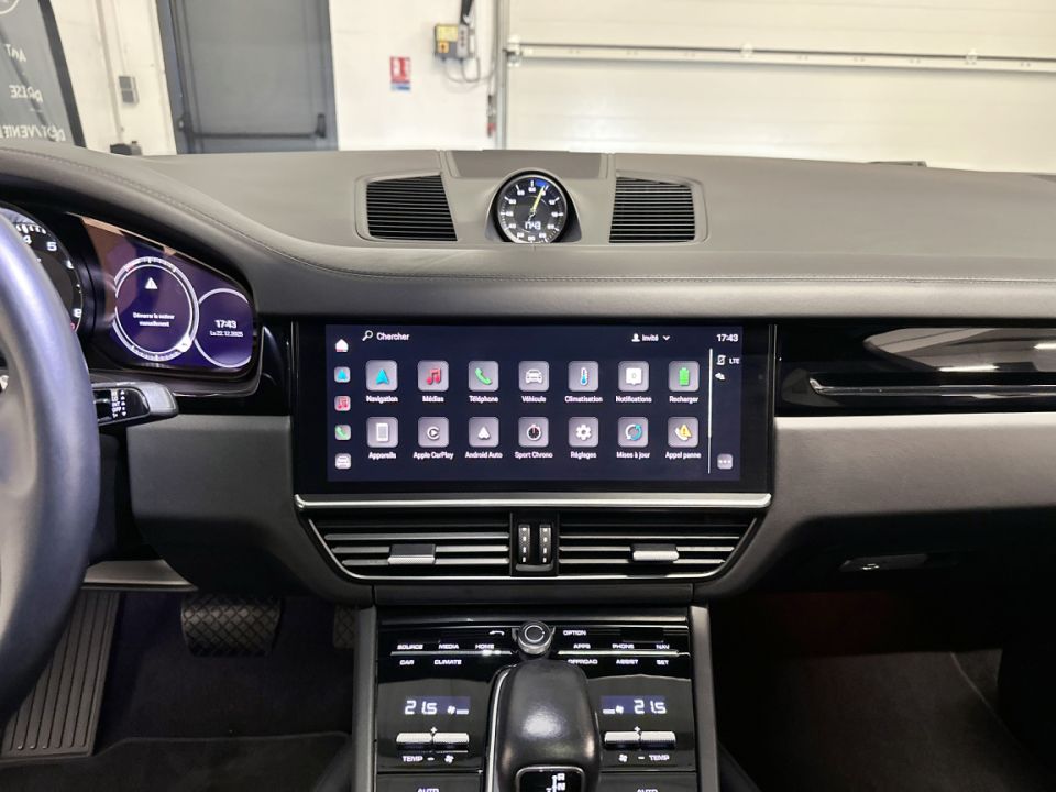 PORSCHE CAYENNE E-Hybrid Coupé V6 3.0 462ch Tiptronic8 - Le Hangar Bordelais - image 16