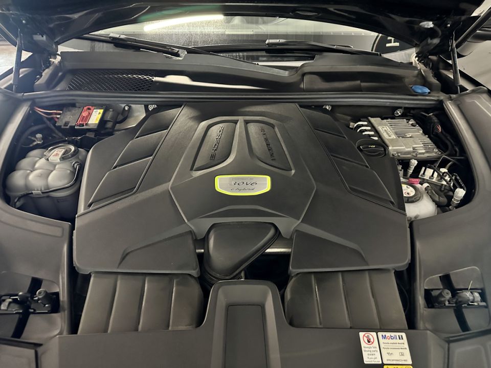 PORSCHE CAYENNE E-Hybrid Coupé V6 3.0 462ch Tiptronic8 - Le Hangar Bordelais - image 22