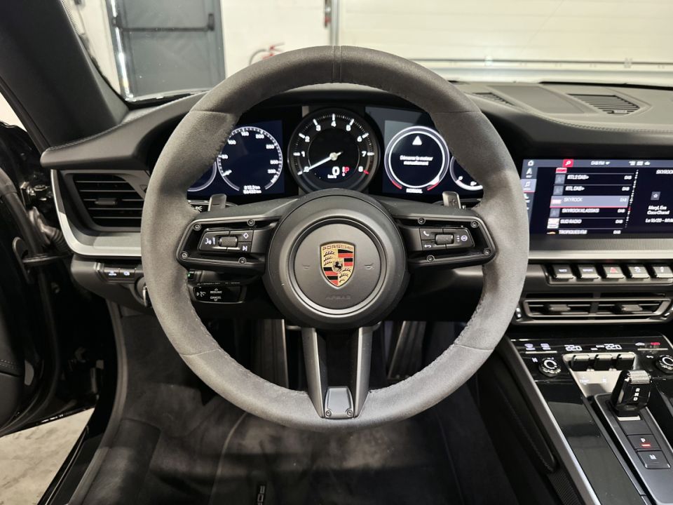 PORSCHE 911 Type 992 Carrera S Coupé 3.0 450ch PDK8 - Le Hangar Bordelais - image 11