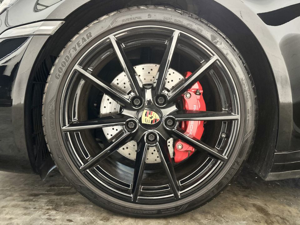 PORSCHE 911 Type 992 Carrera S Coupé 3.0 450ch PDK8 - Le Hangar Bordelais - image 15