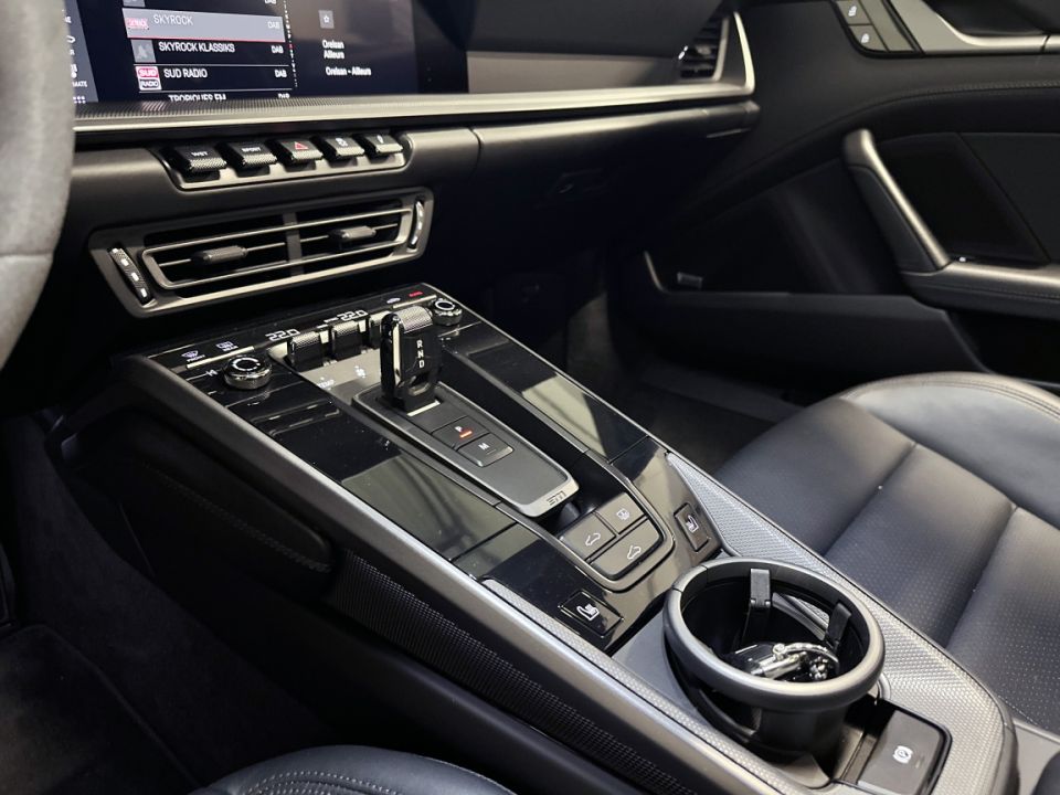 PORSCHE 911 Type 992 Carrera S Coupé 3.0 450ch PDK8 - Le Hangar Bordelais - image 16