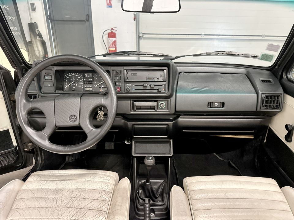 VOLKSWAGEN GOLF I Cabriolet 1.8 112ch BVM5 GLI KARMANN - Le Hangar Bordelais - image 9
