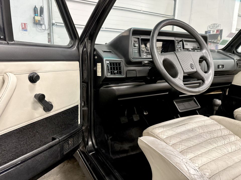 VOLKSWAGEN GOLF I Cabriolet 1.8 112ch BVM5 GLI KARMANN - Le Hangar Bordelais - image 16