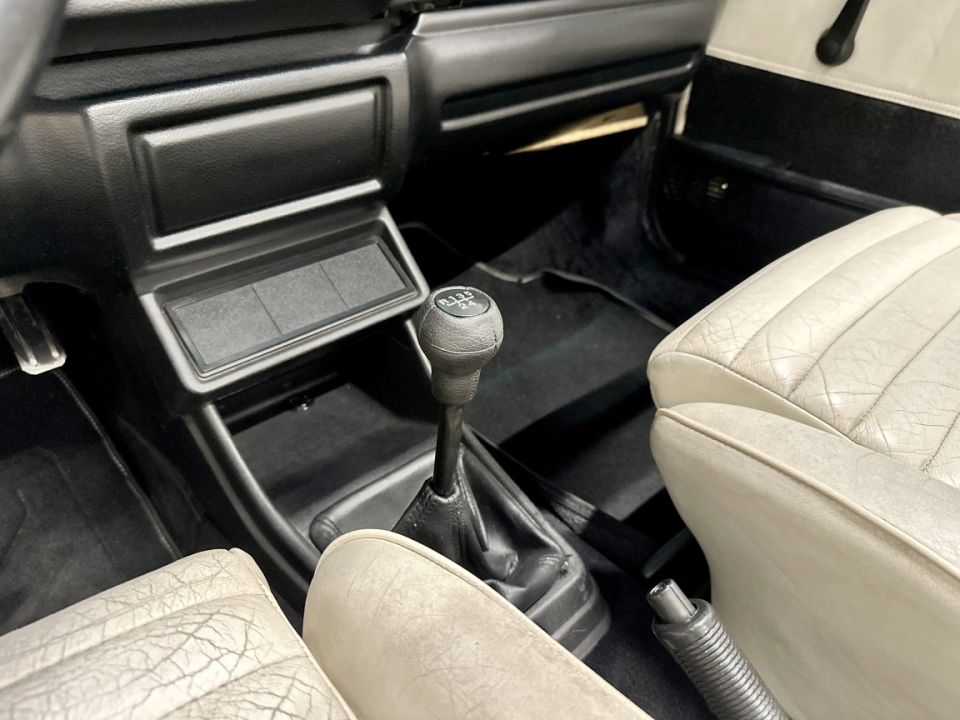 VOLKSWAGEN GOLF I Cabriolet 1.8 112ch BVM5 GLI KARMANN - Le Hangar Bordelais - image 17