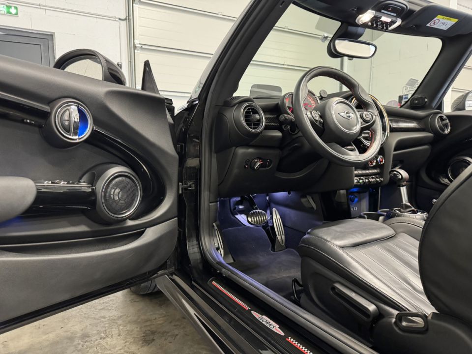 MINI COOPER F57 JCW Cabriolet 2.0 231ch BVA6 Exclusive Design - Le Hangar Bordelais - image 17