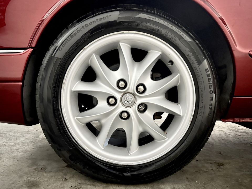 JAGUAR XJ6 SPORT L6 3.2 219ch BVA4 - Berline Rouge Grenat métallisé - 13 990 € - image 15