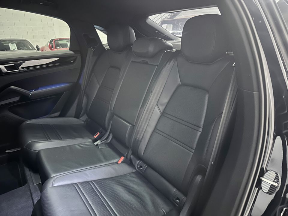 PORSCHE CAYENNE E-Hybride Coupé V6 3.0 462ch Tiptronic8 - Le Hangar Bordelais - image 9