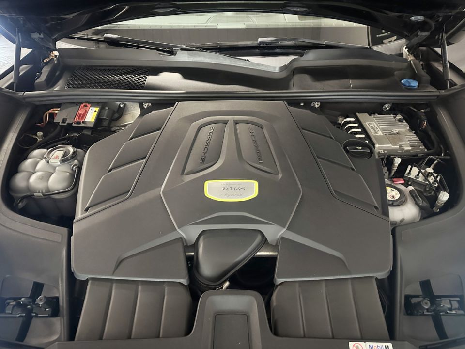 PORSCHE CAYENNE E-Hybride Coupé V6 3.0 462ch Tiptronic8 - Le Hangar Bordelais - image 21