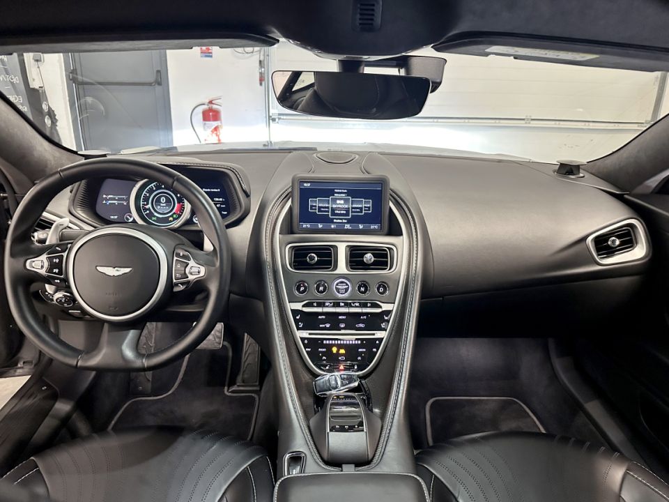 ASTON MARTIN DB11 COUPE V12 5.2 608ch BVA8 - Le Hangar Bordelais - image 9