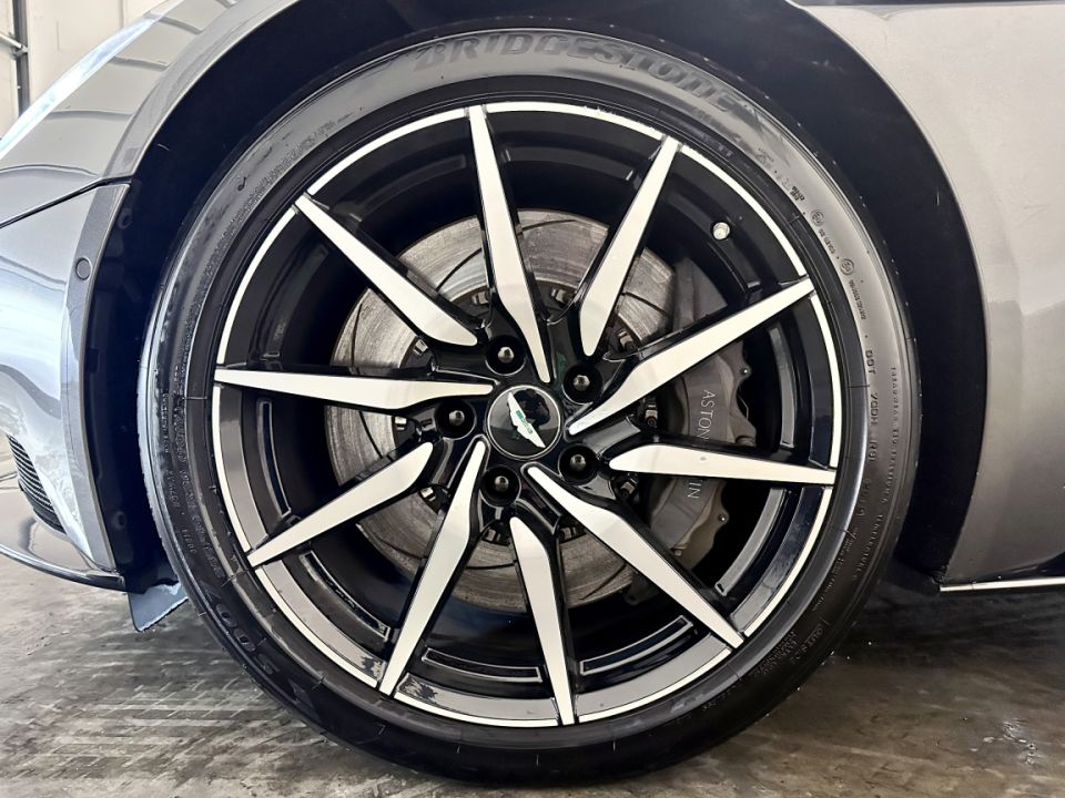 ASTON MARTIN DB11 COUPE V12 5.2 608ch BVA8 - Le Hangar Bordelais - image 15