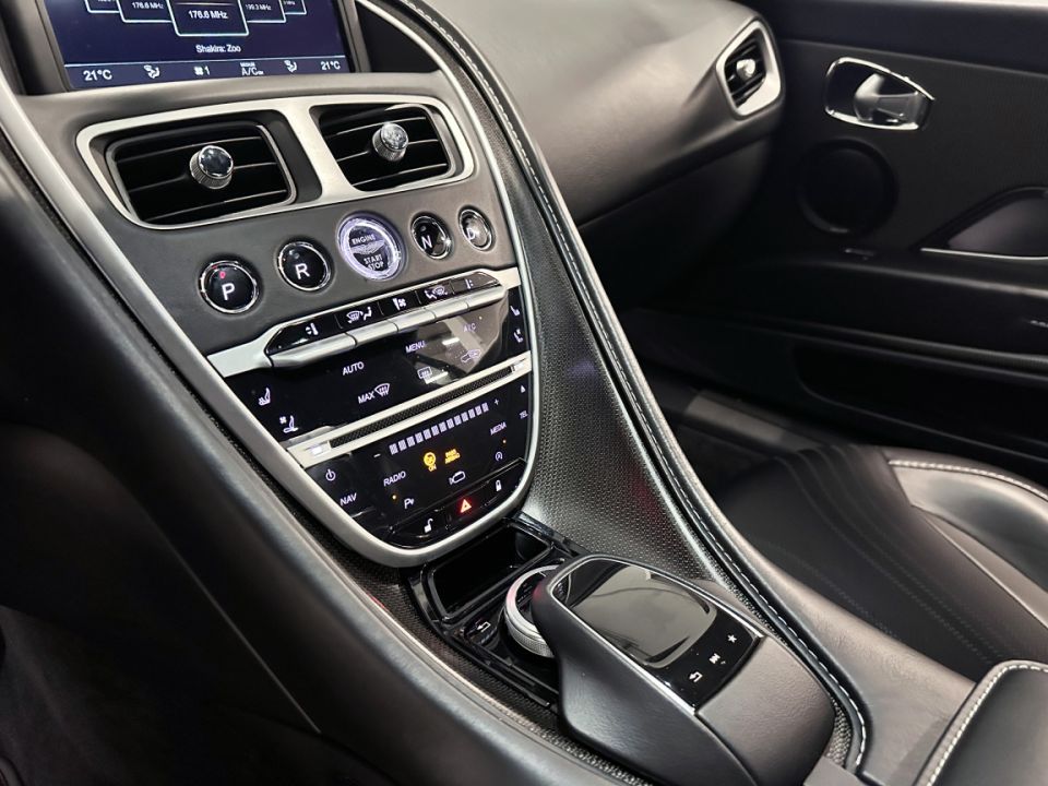 ASTON MARTIN DB11 COUPE V12 5.2 608ch BVA8 - Le Hangar Bordelais - image 16