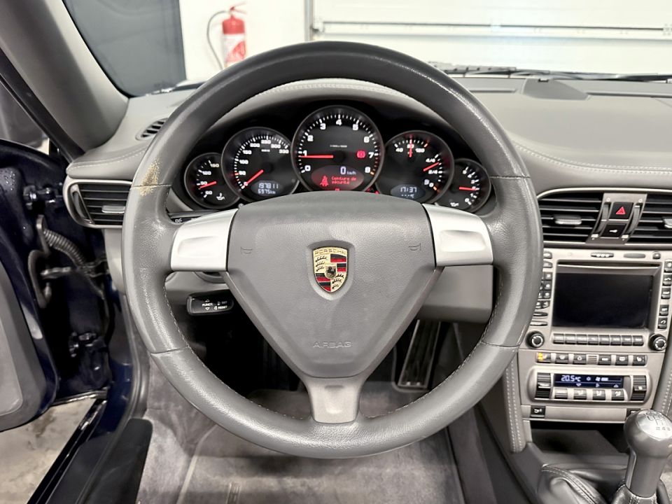 Porsche 911 Type 997 Carrera Cabriolet 3.6 325ch BVM6 : Élégance et performance - 39 990 € - image 11