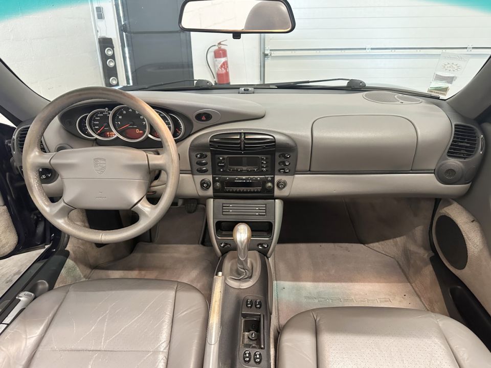 PORSCHE 911 Type 996 Carrera Cabriolet 3.4 300ch BVM6 - Le Hangar Bordelais - image 9