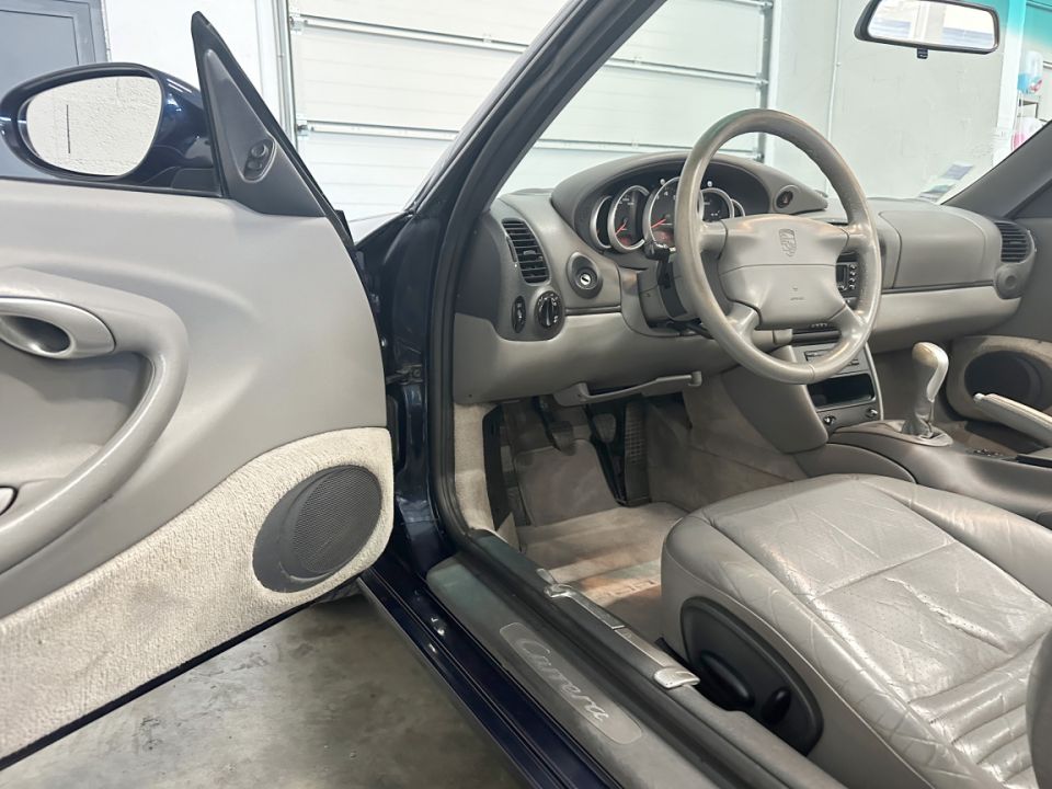 PORSCHE 911 Type 996 Carrera Cabriolet 3.4 300ch BVM6 - Le Hangar Bordelais - image 17