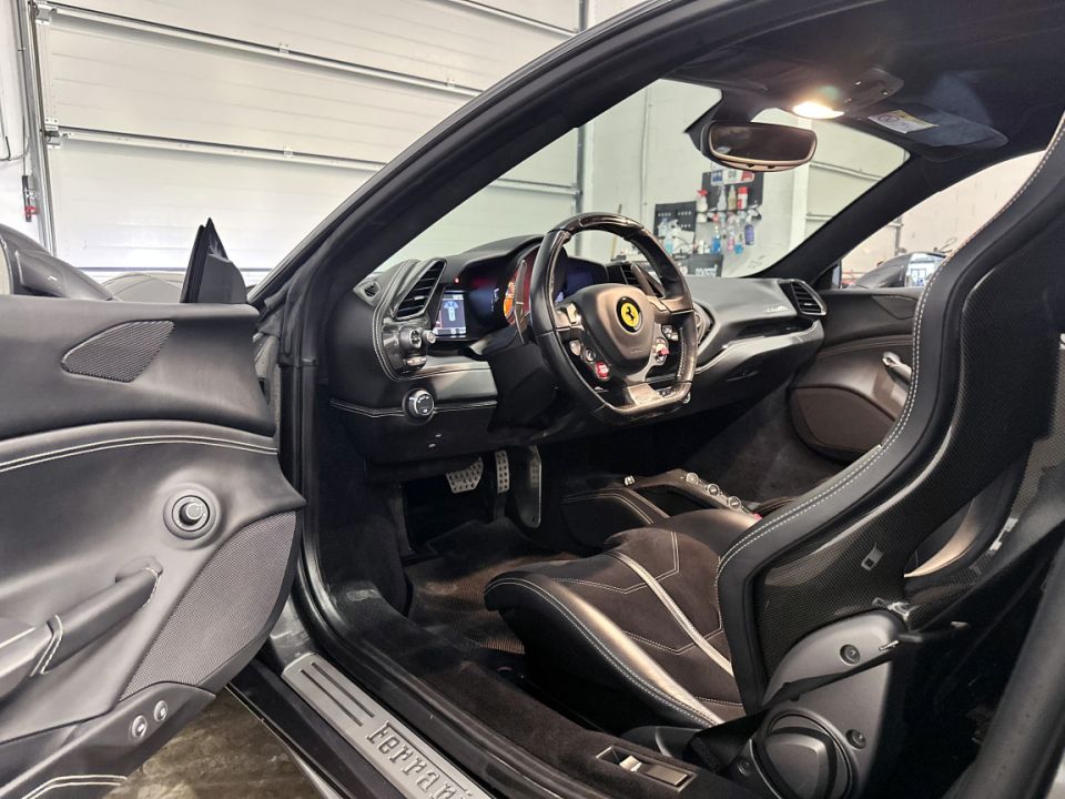 FERRARI 488 GTB Coupé V8 4.0 670ch BVA7 - Le Hangar Bordelais - image 11