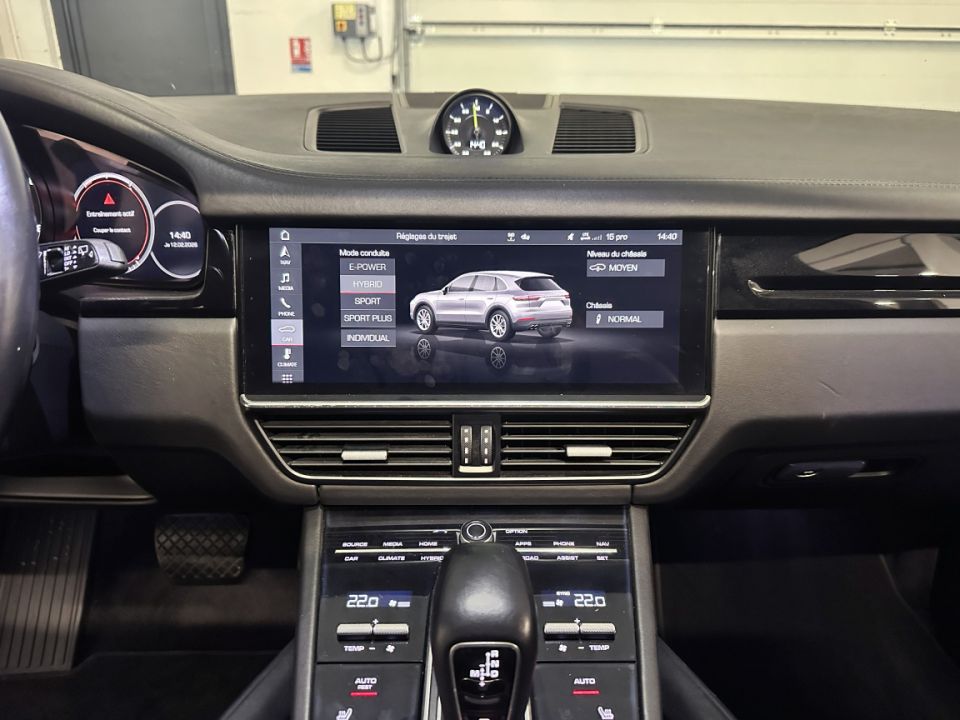 PORSCHE CAYENNE E-Hybrid V6 3.0 462ch Tiptronic BVA8 - Le Hangar Bordelais - image 16