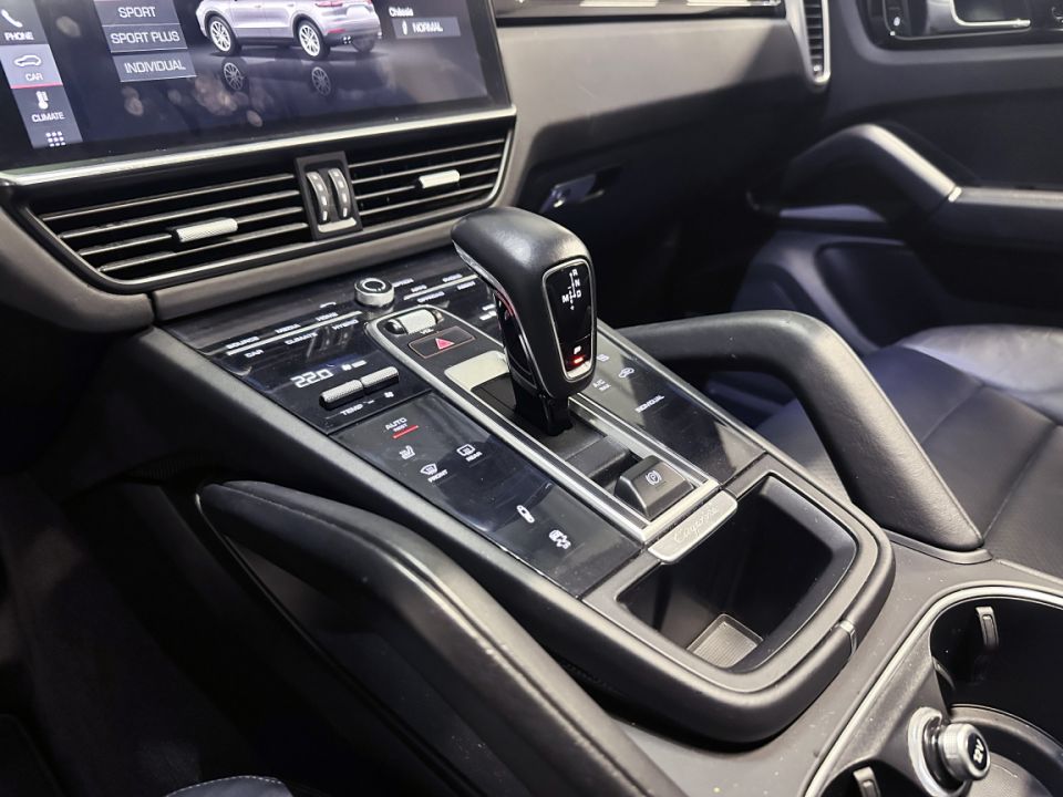 PORSCHE CAYENNE E-Hybrid V6 3.0 462ch Tiptronic BVA8 - Le Hangar Bordelais - image 17